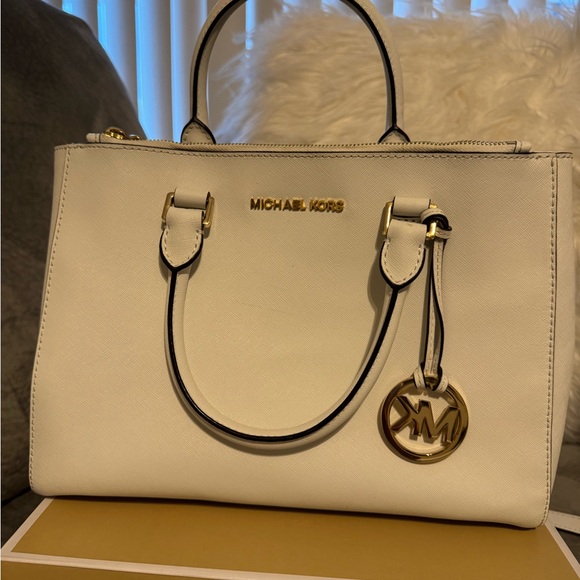 Michael Kors Cream Satchel with Gold Accents - Picture 2 of 13